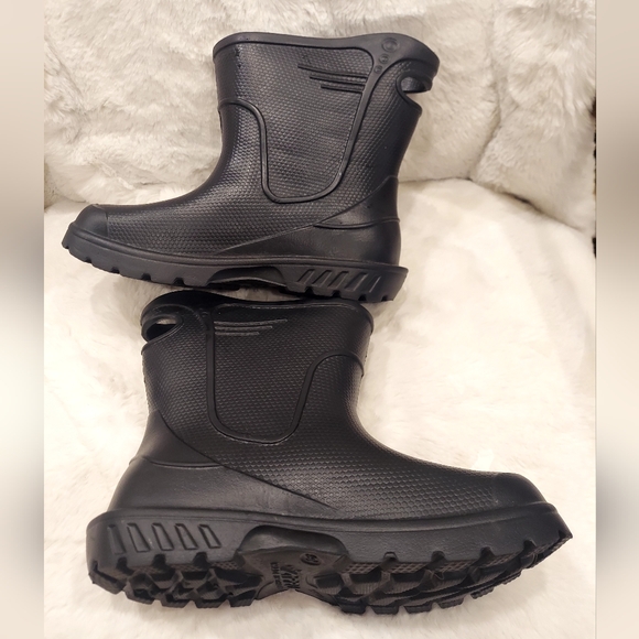 Red apple unisex rain boots size 9.5 - Picture 3 of 5